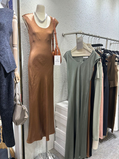 High Quality Satin Round Neck Sleeveless Long Dress